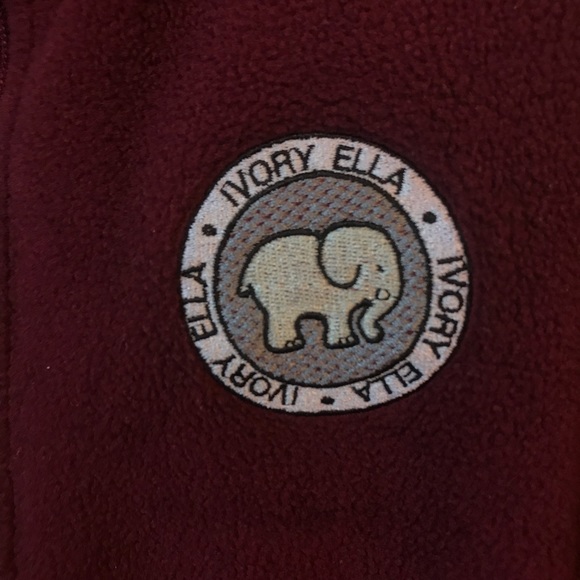 Maroon Ivory Ella fleece vest, size medium. - Picture 2 of 4